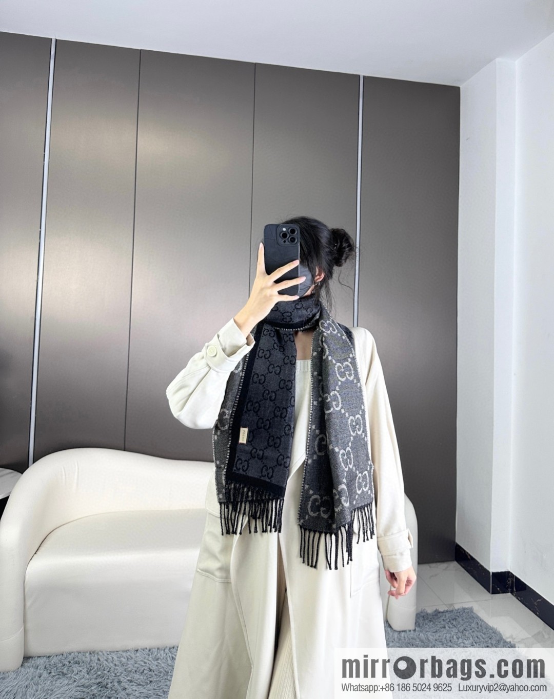 GUCCI [Double-sided GG jacquard] fringed long towel
