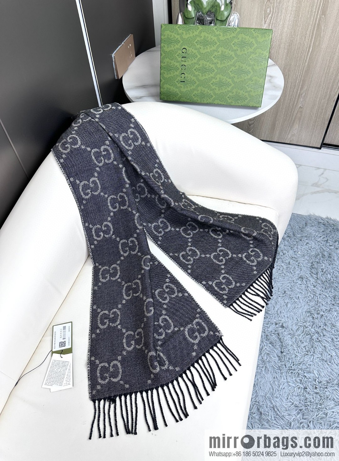 GUCCI [Double-sided GG jacquard] fringed long towel