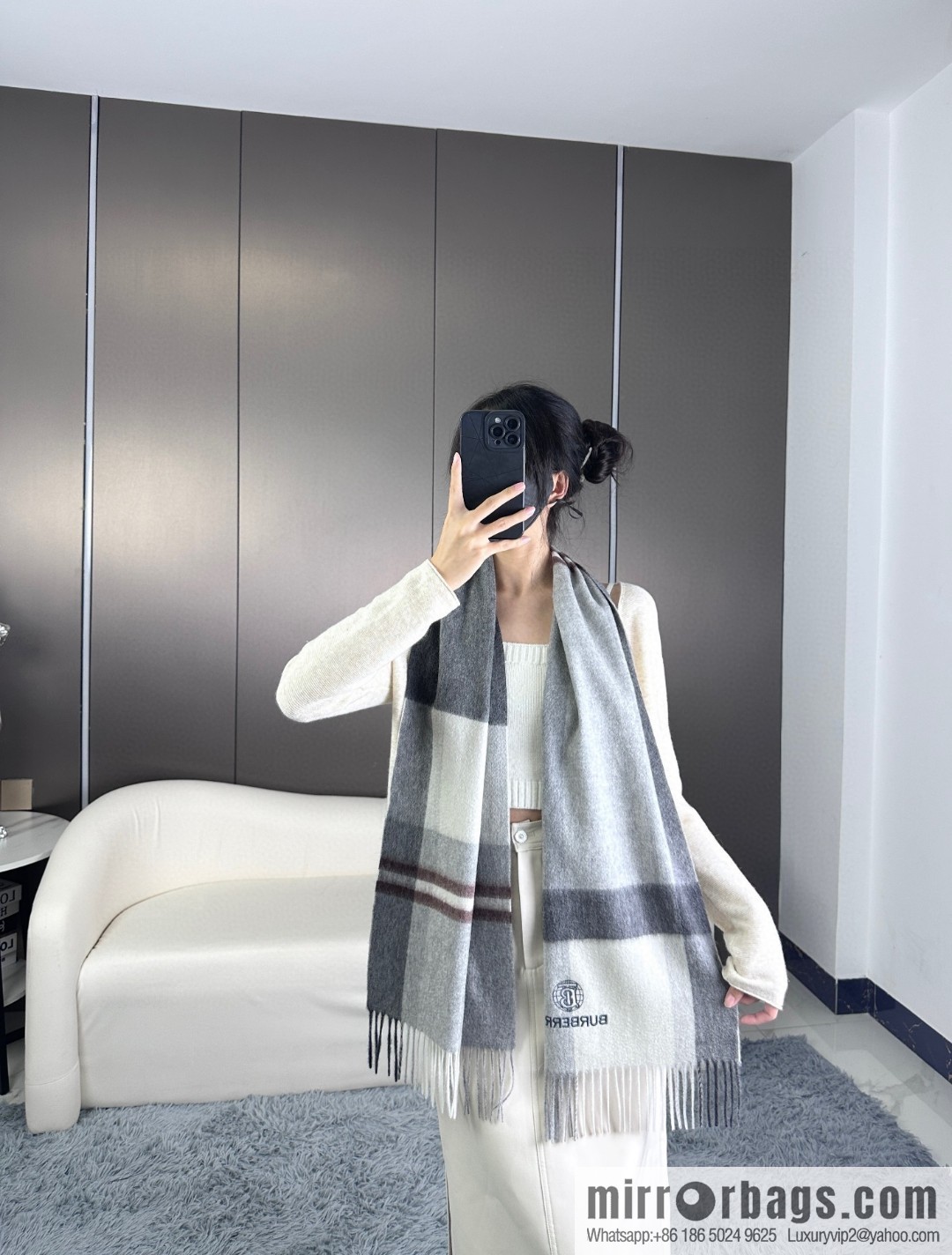 Burberry, top cashmere scarf