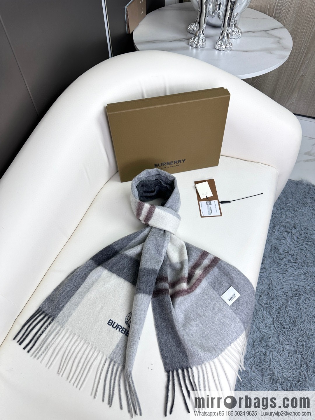 Burberry, top cashmere scarf