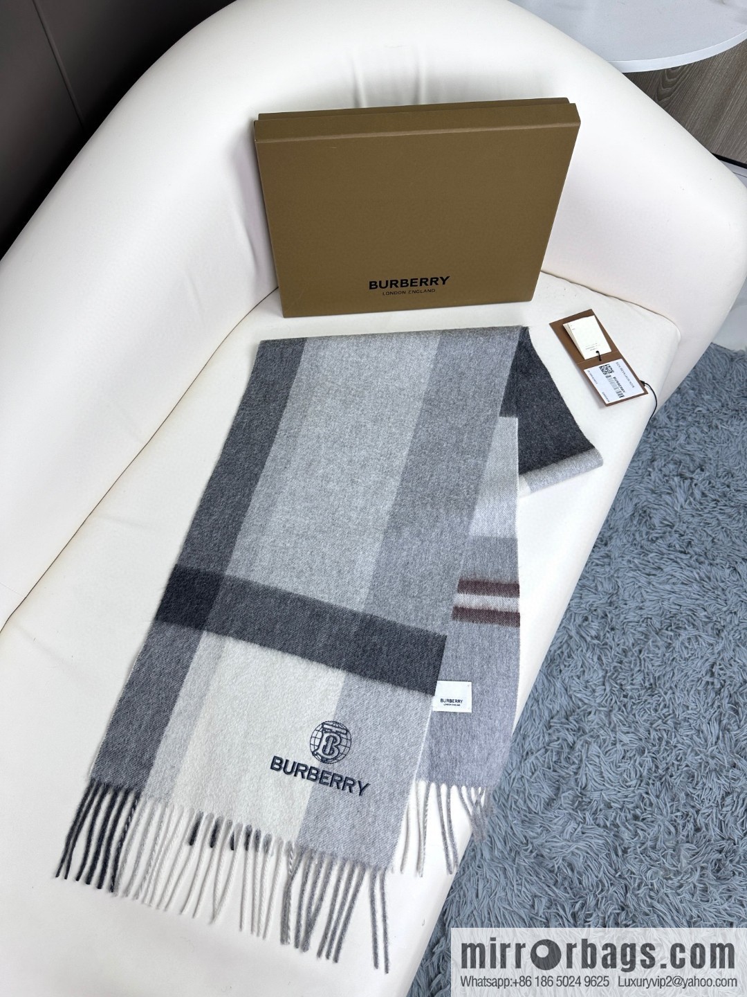 Burberry, top cashmere scarf