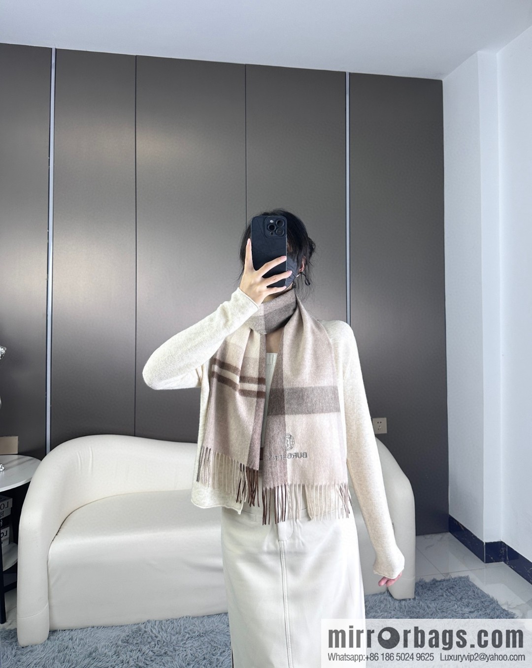 Burberry, top cashmere scarf