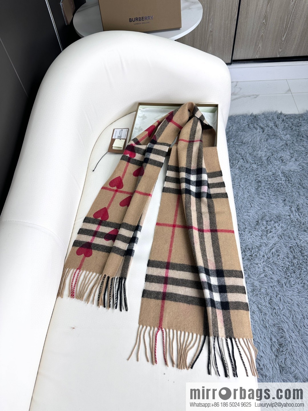 Burberry, classic cashmere ♥️ peach heart, cashmere scarf