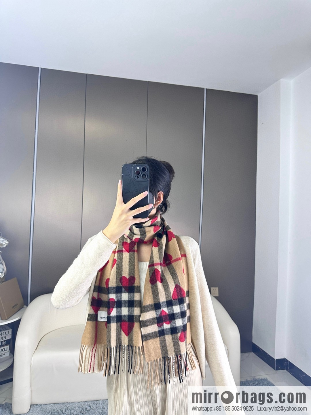 Burberry, classic cashmere ♥️ peach heart, cashmere scarf