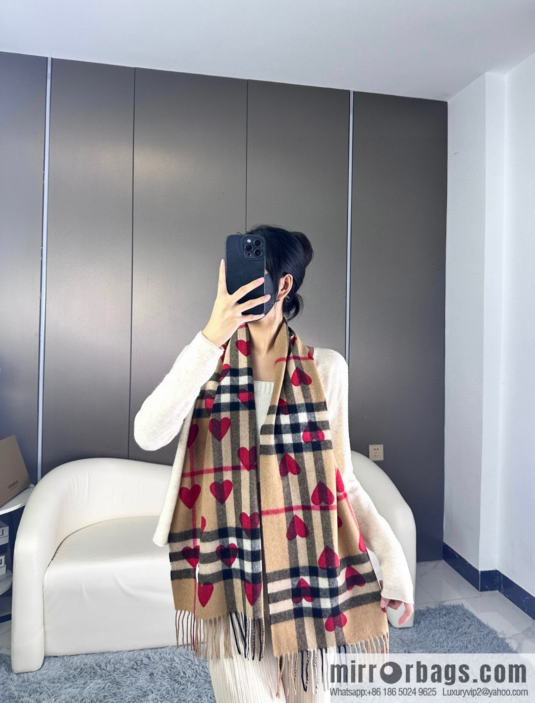 Burberry, classic cashmere ♥️ peach heart, cashmere scarf