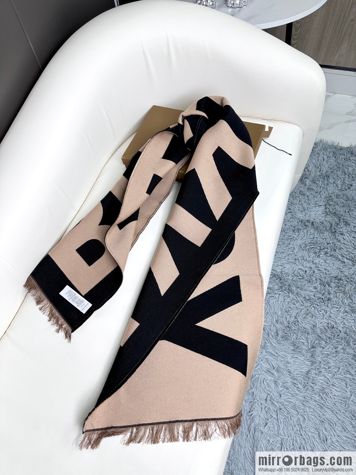 Burberry B large letter double-sided towel