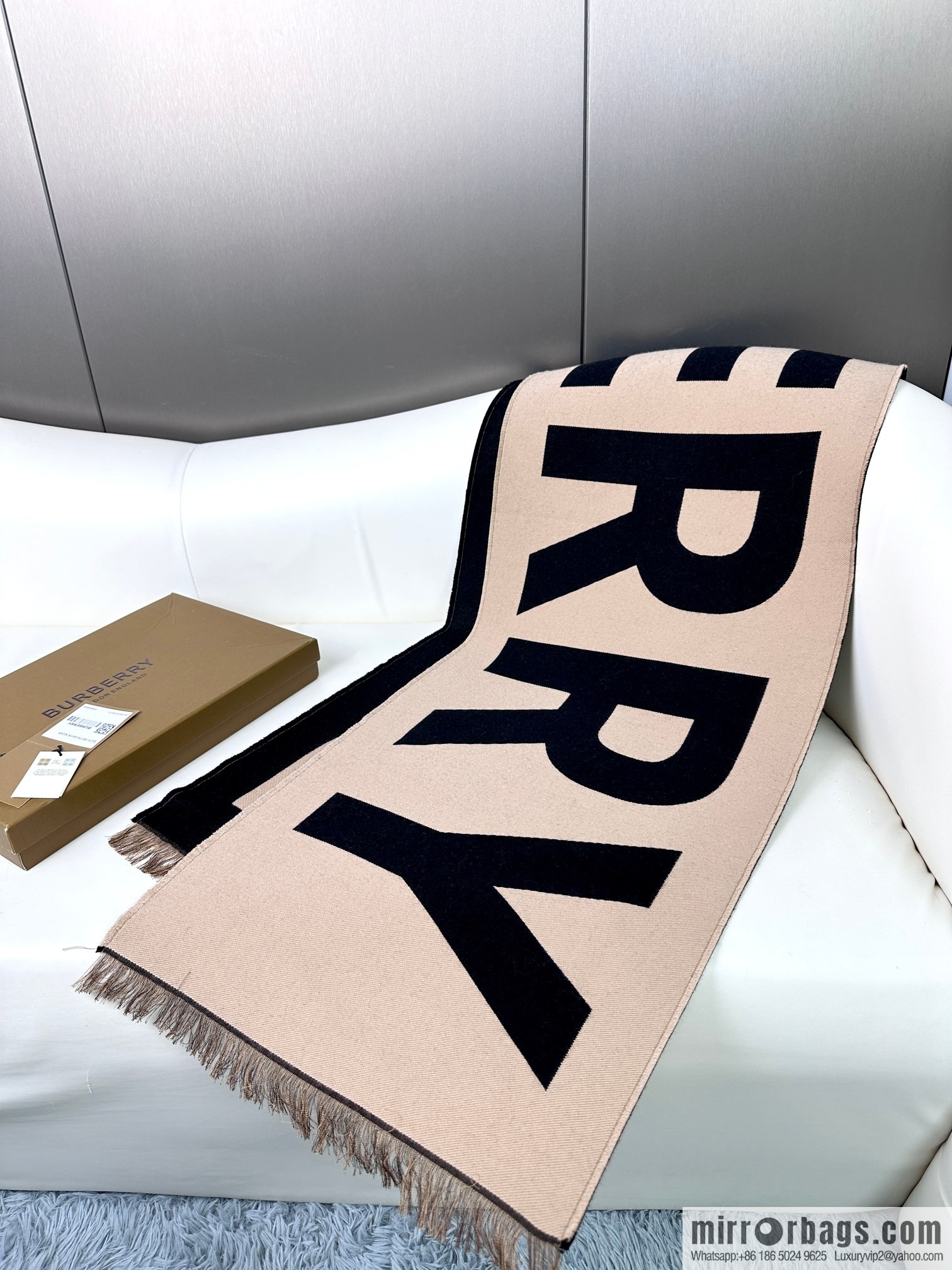 Burberry B large letter double-sided towel