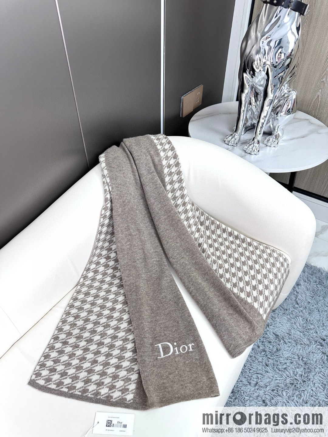 DIOR limited edition cashmere knitted scarf