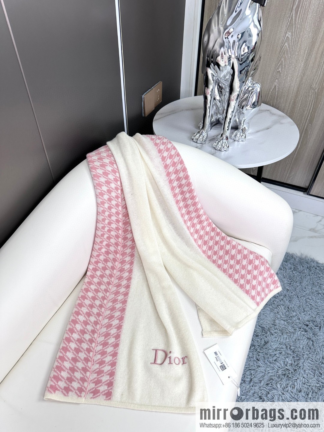 DIOR limited edition cashmere knitted scarf