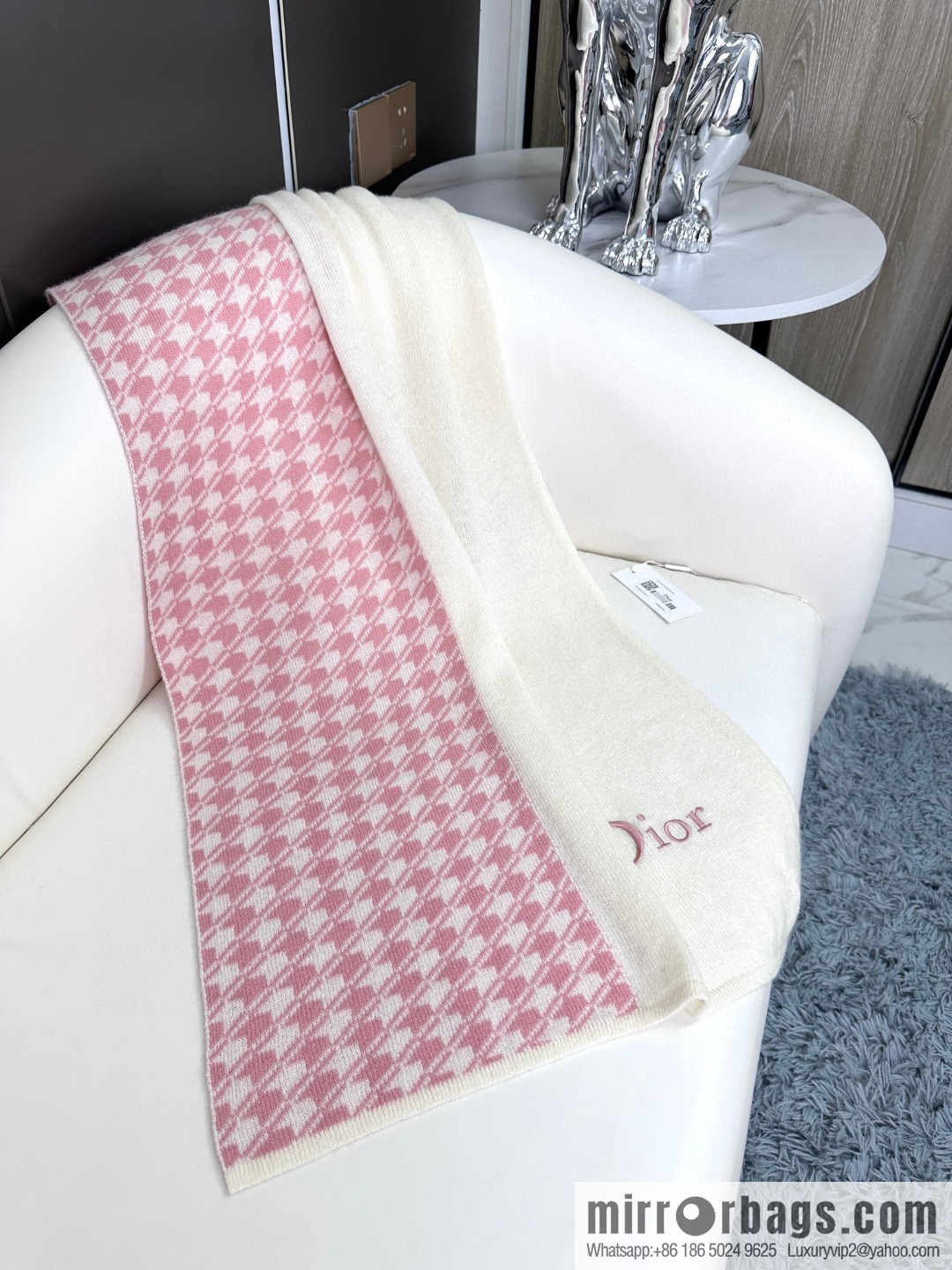 DIOR limited edition cashmere knitted scarf