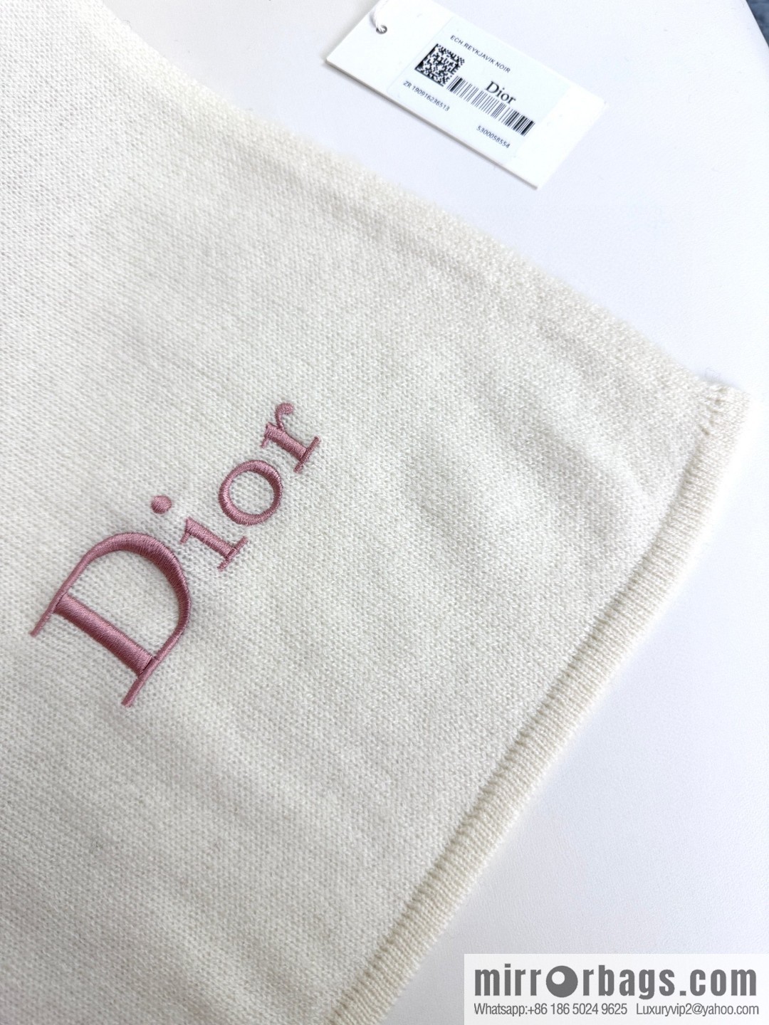 DIOR limited edition cashmere knitted scarf