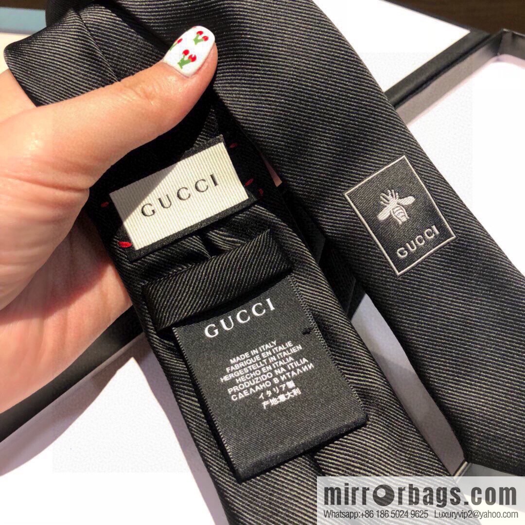 GUCCI Gucci tiger pattern silk tie