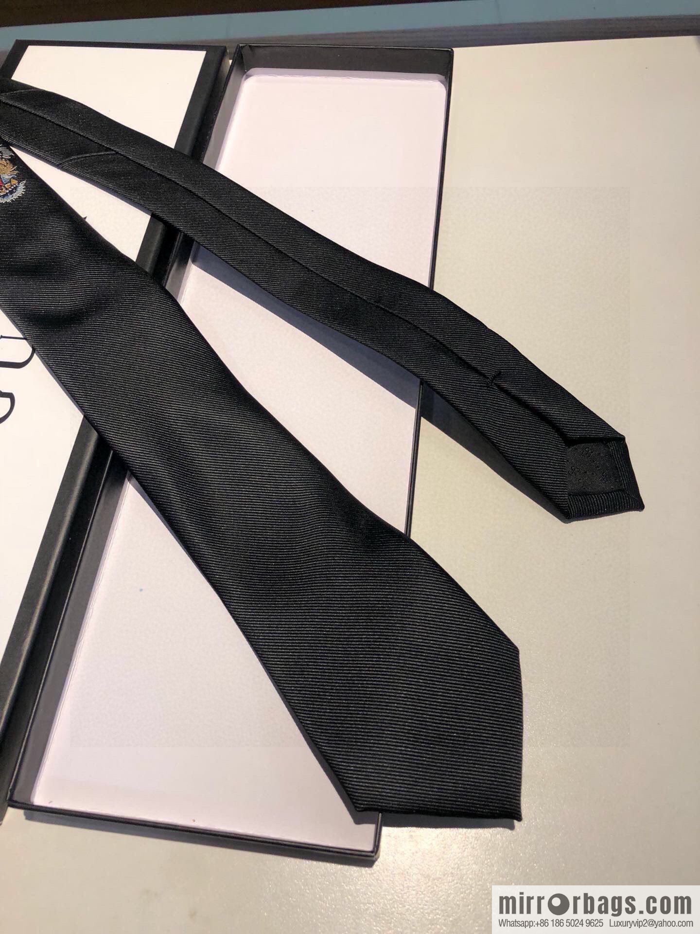 GUCCI Gucci tiger pattern silk tie