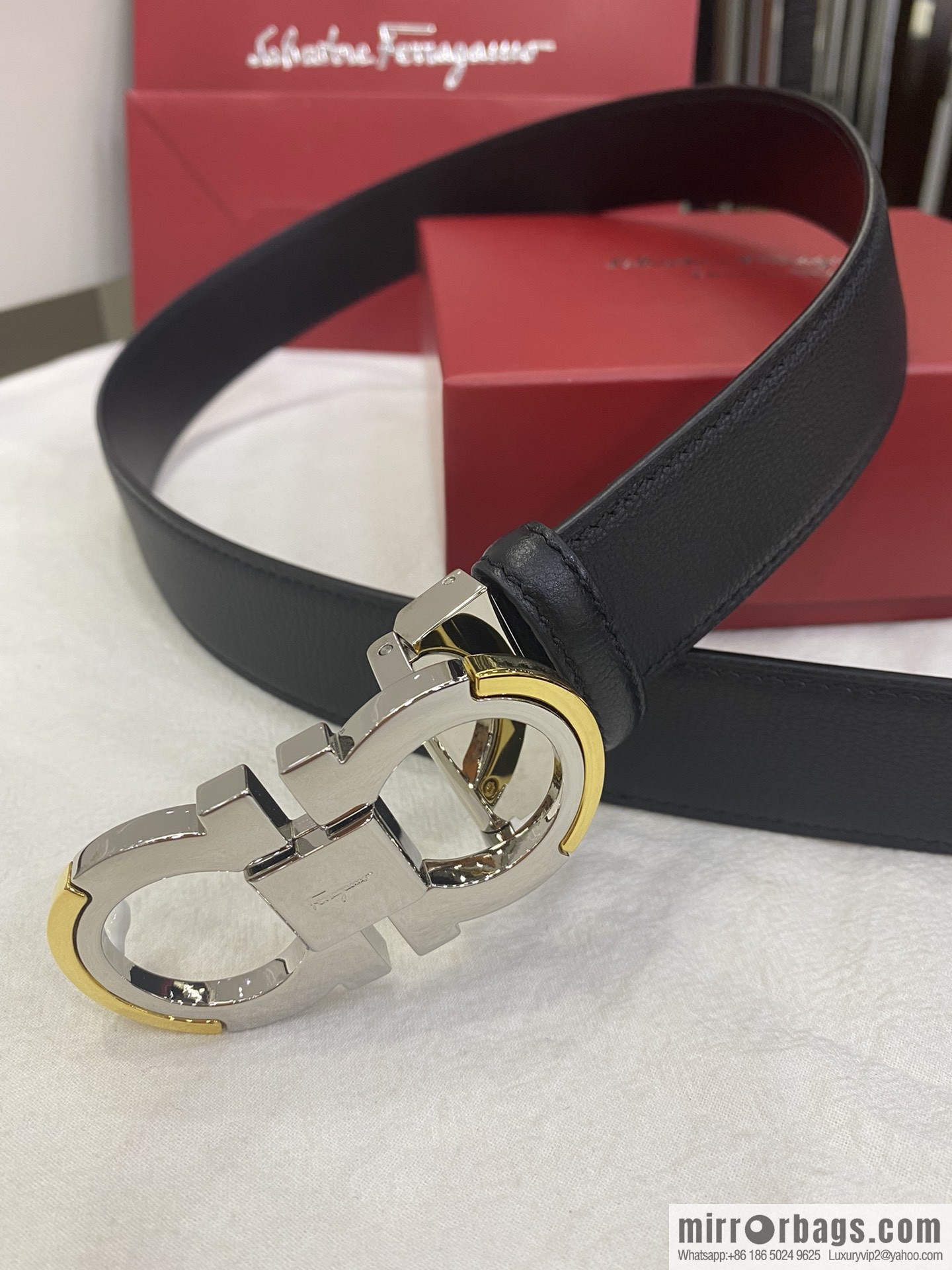 Ferragamo's new 3.5cm Gancio double-circle intercolored edge metal clip buckle, with the first layer of cowhide belt