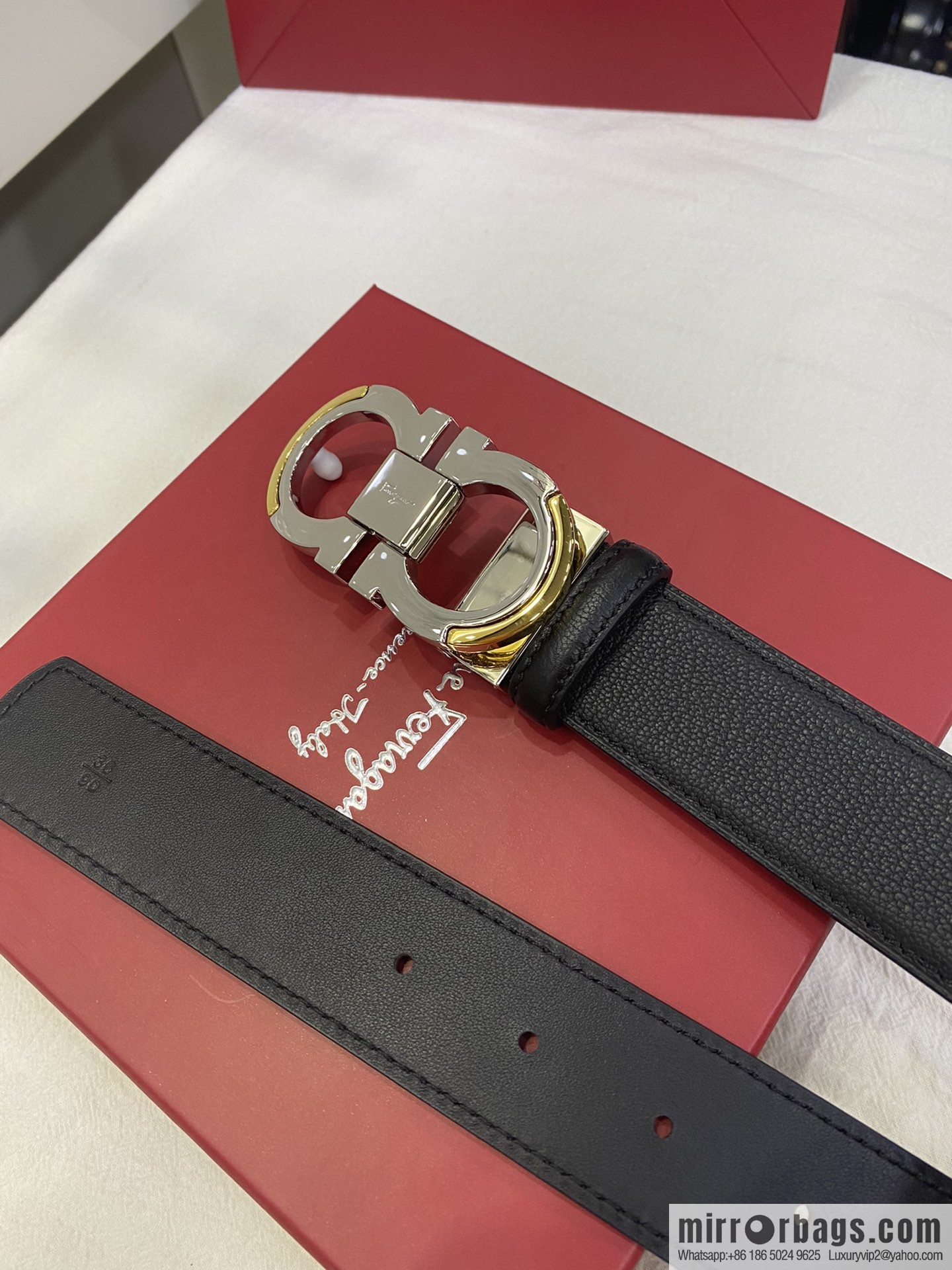 Ferragamo's new 3.5cm Gancio double-circle intercolored edge metal clip buckle, with the first layer of cowhide belt