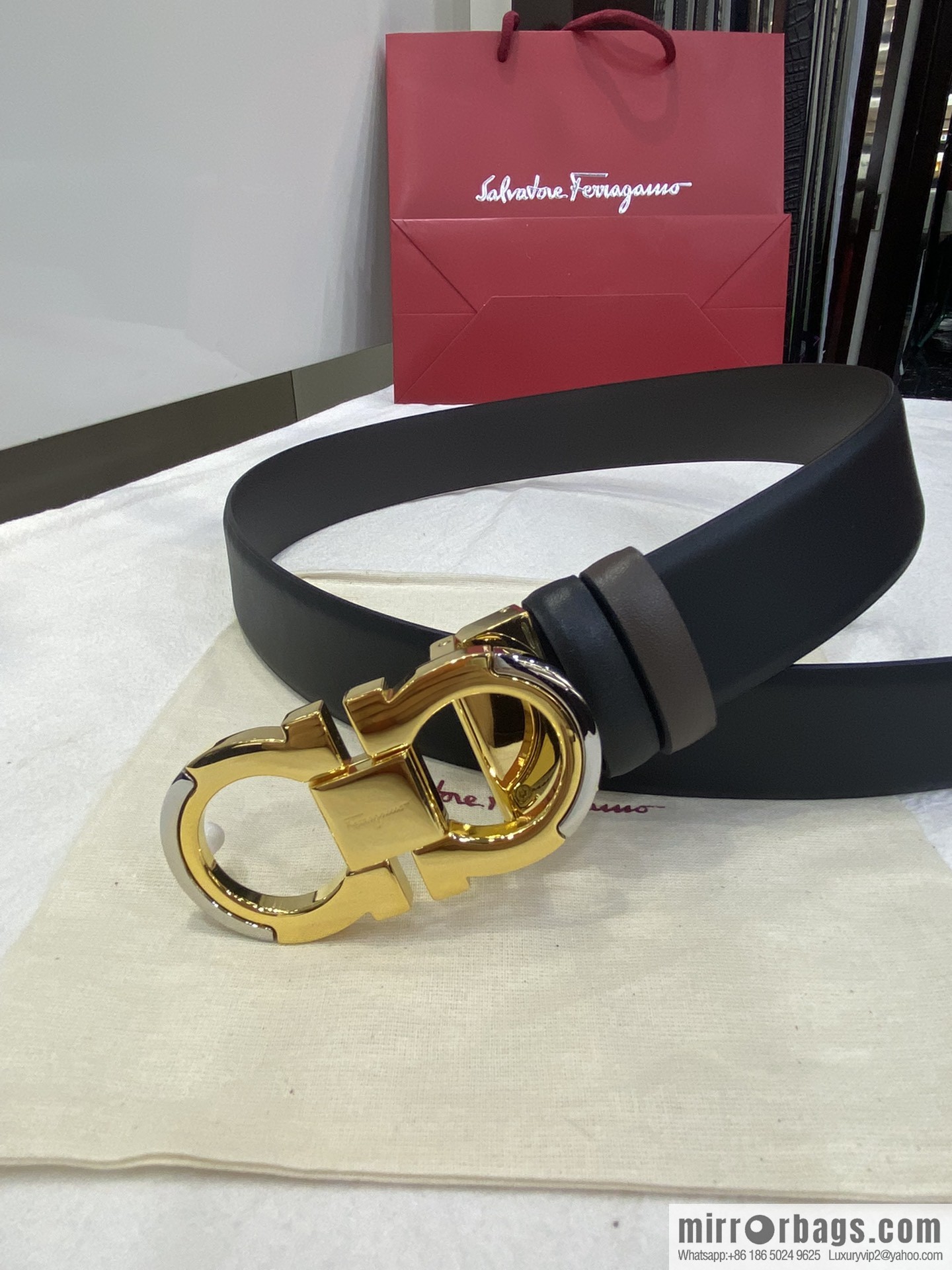 Ferragamo's new 3.5cm Gancio double-circle intercolored edge metal clip buckle, with the first layer of cowhide belt