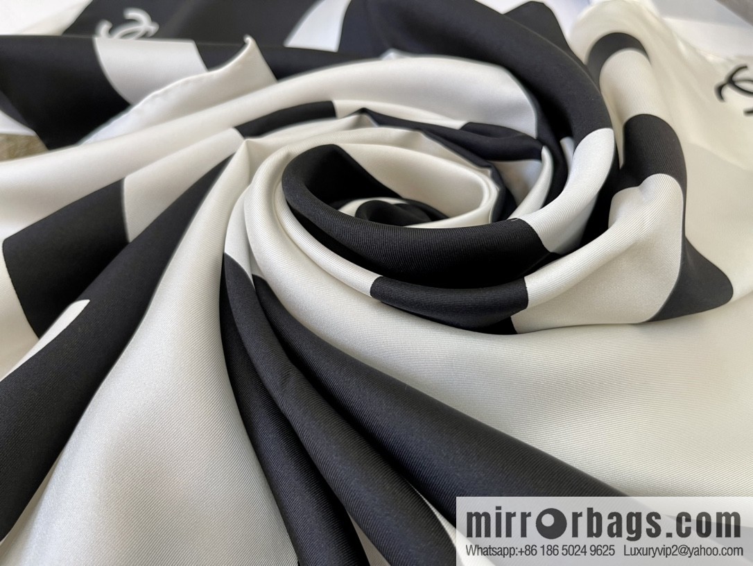 CHANEL Chanel classic black and white grid large C100% silk scarf
