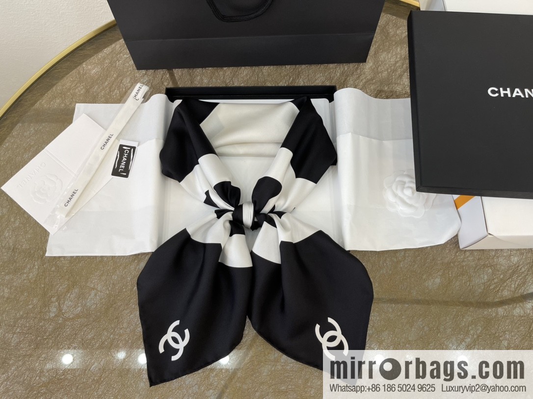 CHANEL Chanel classic black and white grid large C100% silk scarf