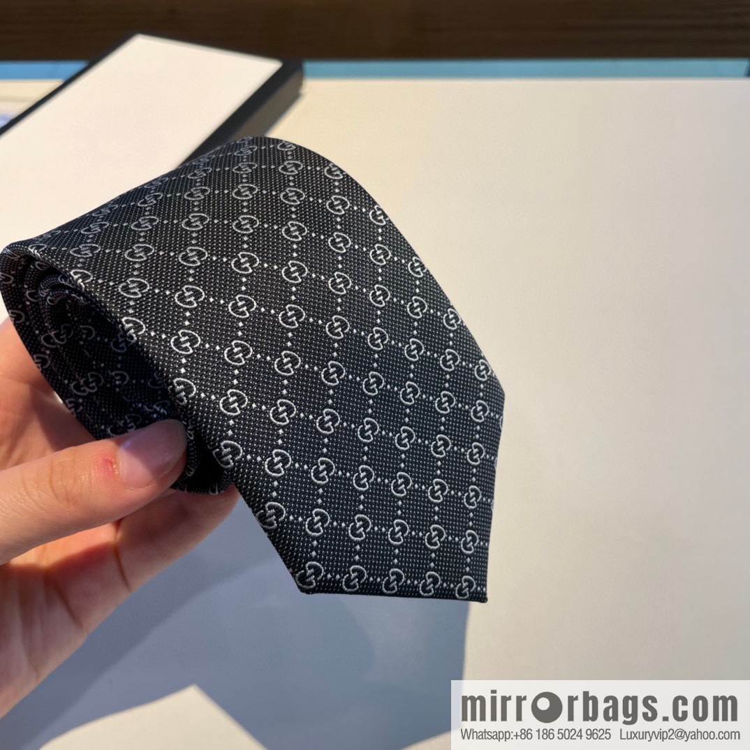 GUCCI Gucci interlocking G-pattern silk tie