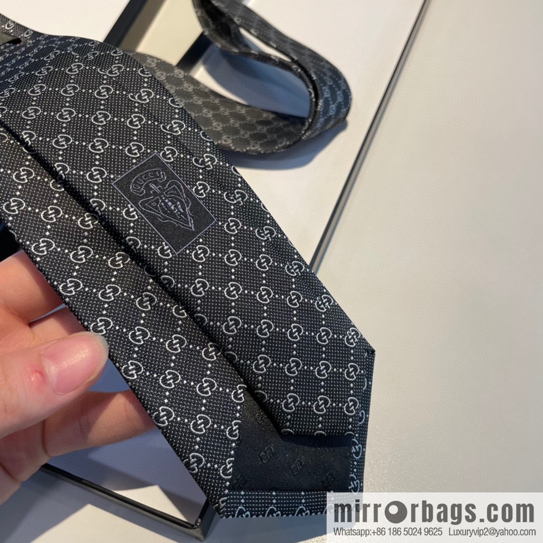 GUCCI Gucci interlocking G-pattern silk tie