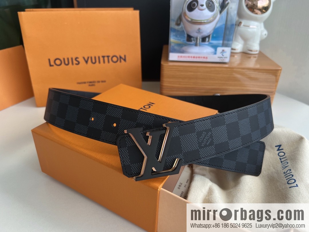 LV/Louis Vuitton, iconic LV Initiales logo men's 40mm belt