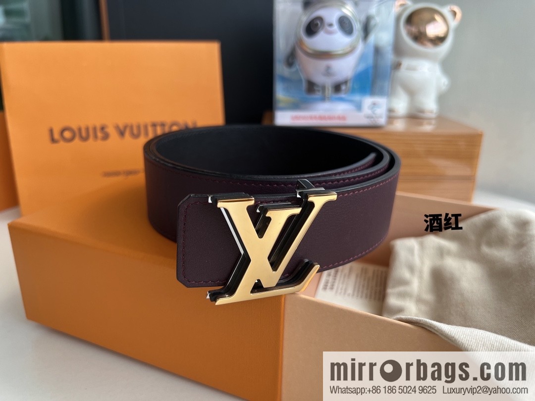 LV/Louis Vuitton, iconic LV Initiales logo men's 40mm belt