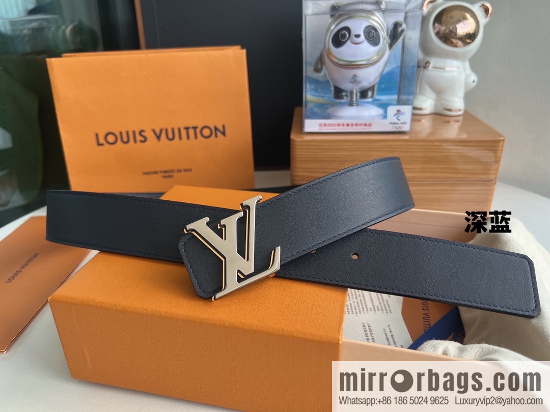 LV/Louis Vuitton, iconic LV Initiales logo men's 40mm belt