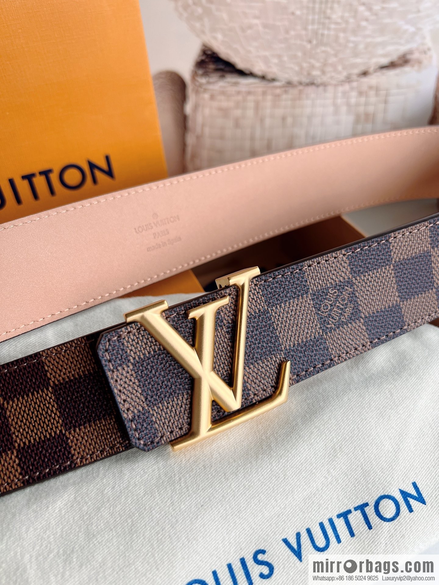 LV/Louis Vuitton, imported leather with Monogram's unique printed 40mm men's belt printed on the surface