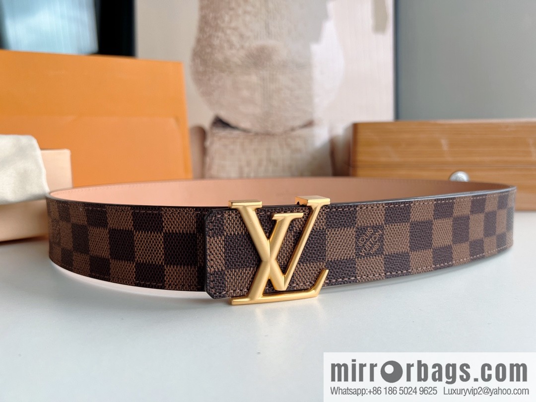 LV/Louis Vuitton, imported leather with Monogram's unique printed 40mm men's belt printed on the surface