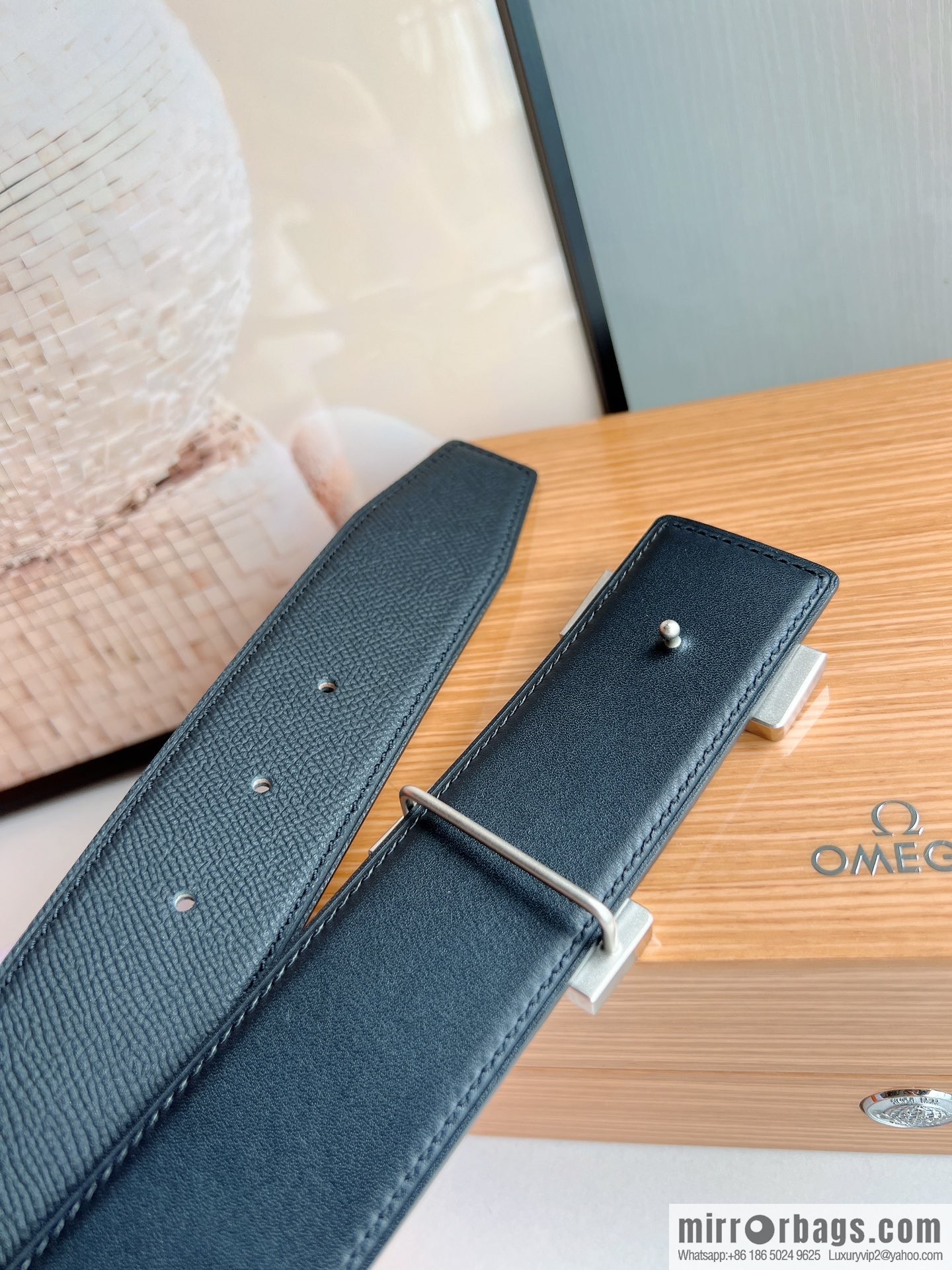 HERMES, Seiko crafted black cowhide belt with 42mm iconic elements
