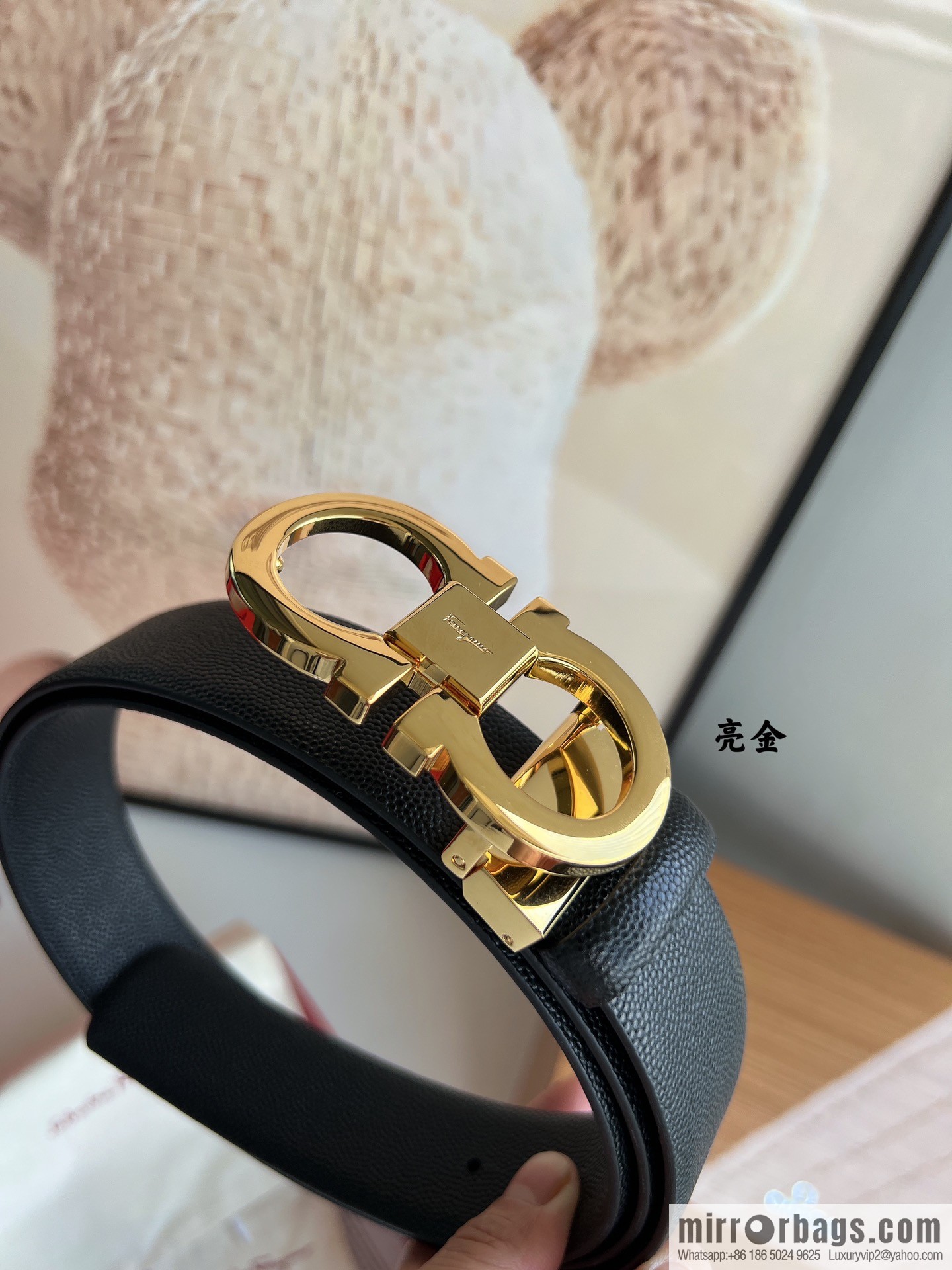 Salvatore Ferragamo Men's 3.5cm Delicate Counter Version Double Circle Horseshoe Metal Buckle, First Layer Cowhide Double Sided Belt