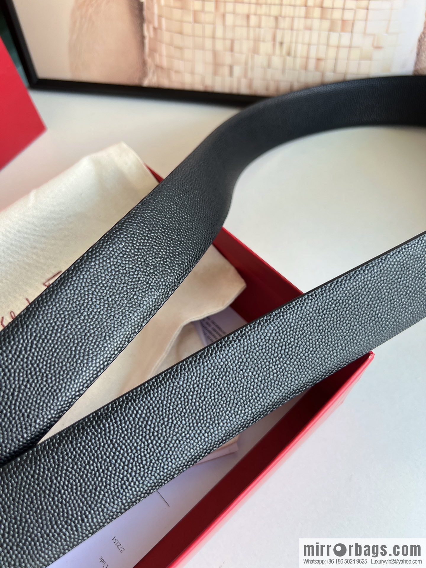 Salvatore Ferragamo Men's 3.5cm Delicate Counter Version Double Circle Horseshoe Metal Buckle, First Layer Cowhide Double Sided Belt