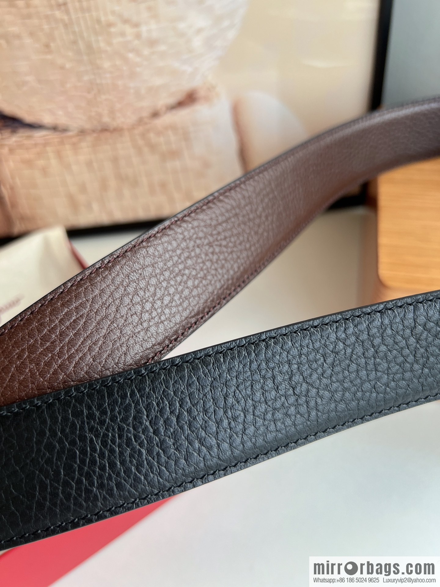 Salvatore Ferragamo Men's 3.5cm Delicate Counter Version Double Circle Horseshoe Metal Buckle, First Layer Cowhide Double Sided Belt