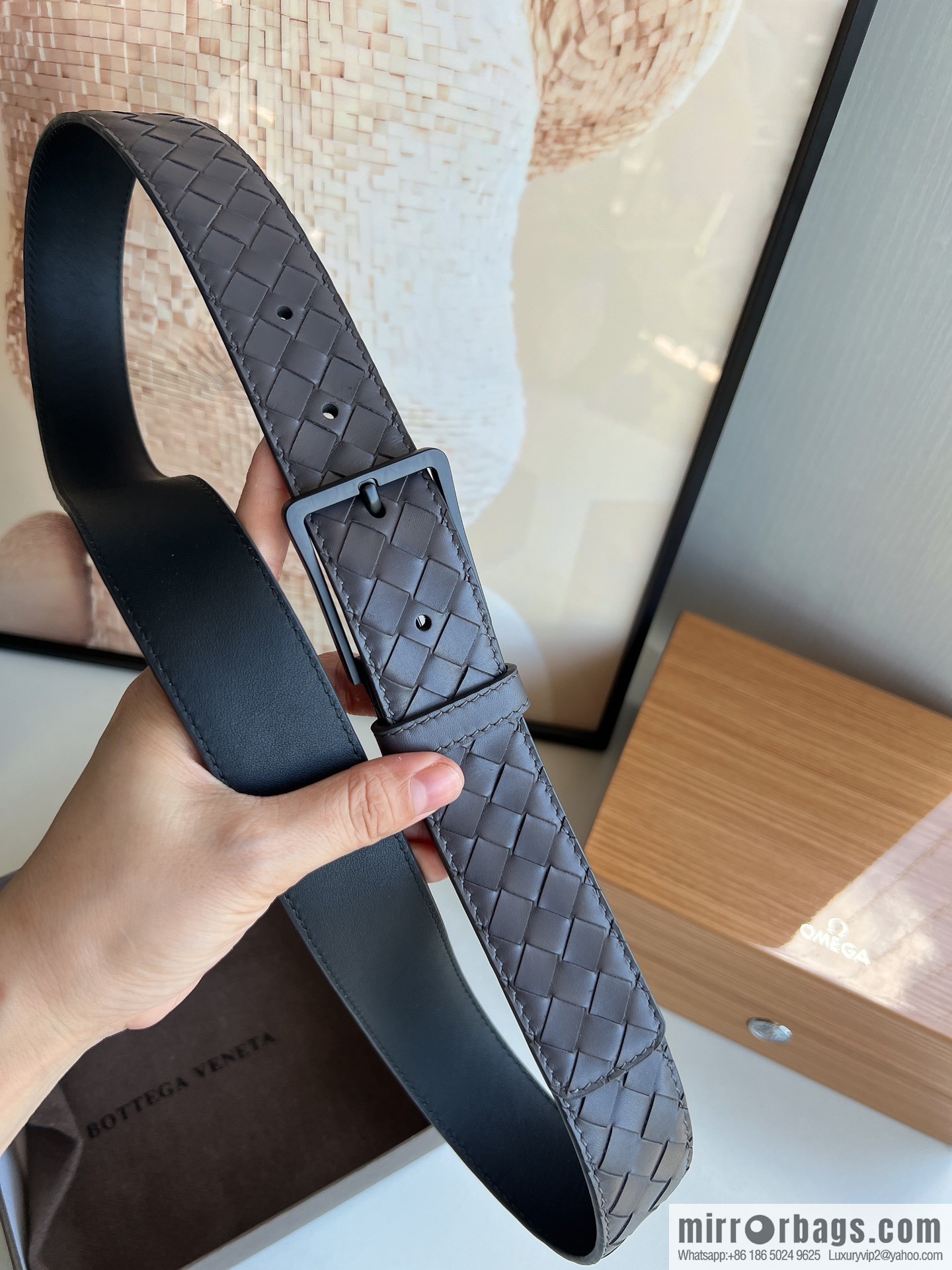 BV Baodian, imported calfskin woven small squares become a typical logo 3.5cm belt