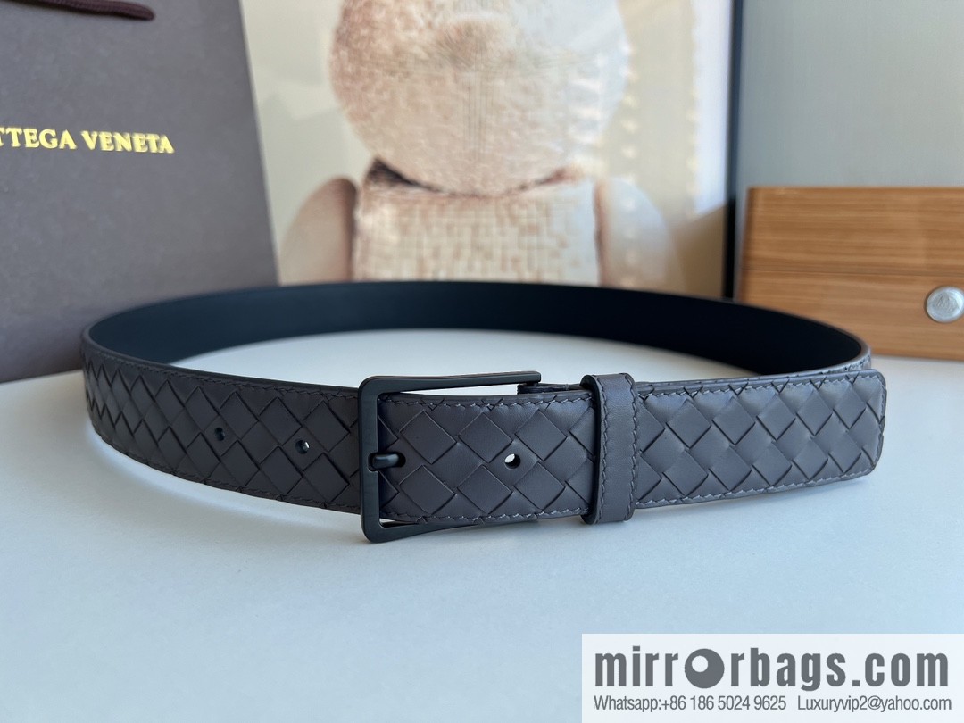 BV Baodian, imported calfskin woven small squares become a typical logo 3.5cm belt