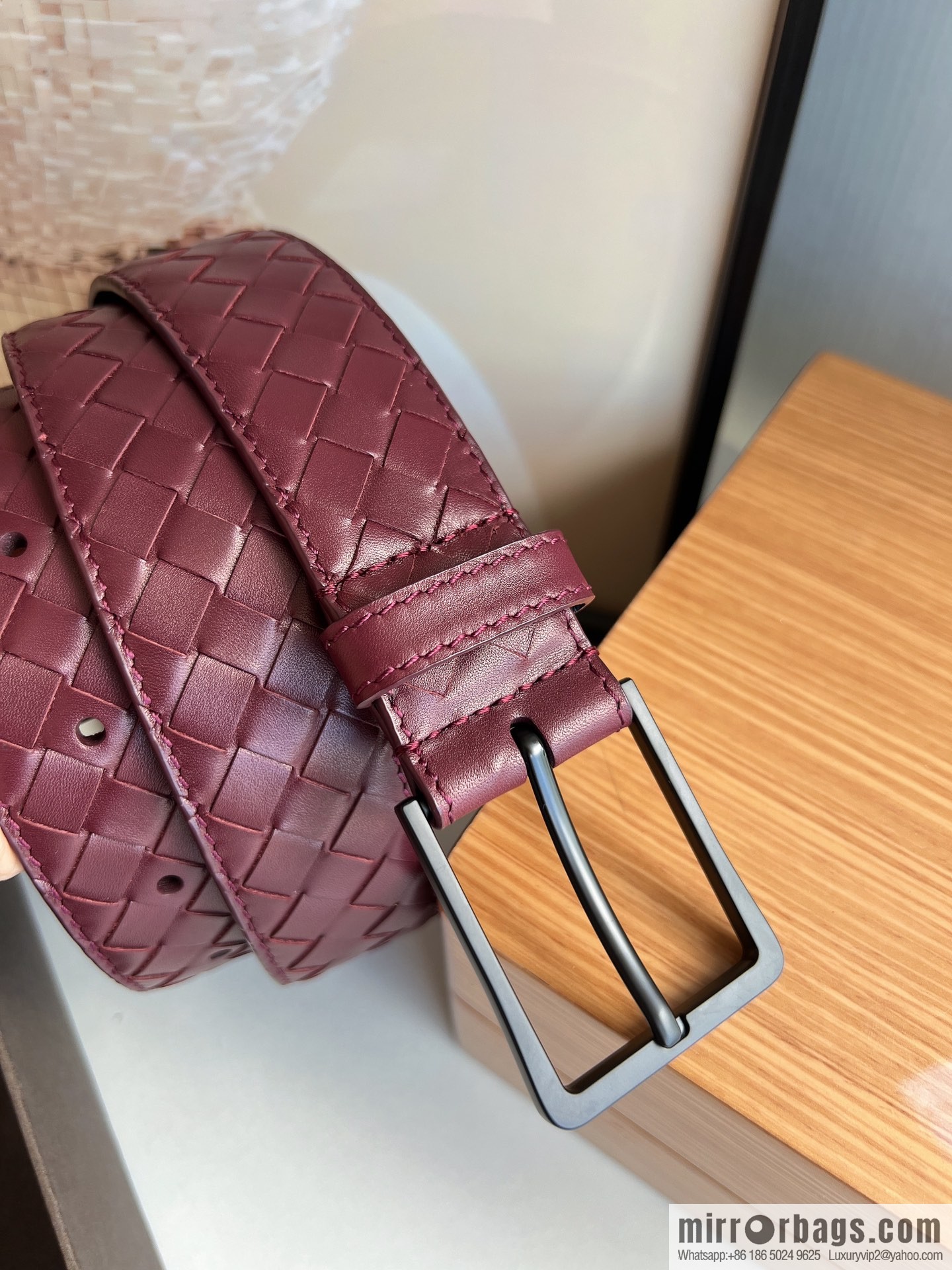 BV Baodian, imported calfskin woven small squares become a typical logo 3.5cm belt