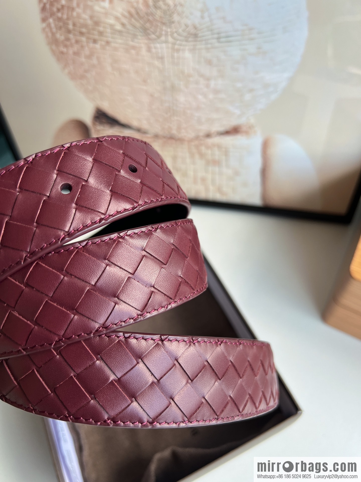BV Baodian, imported calfskin woven small squares become a typical logo 3.5cm belt