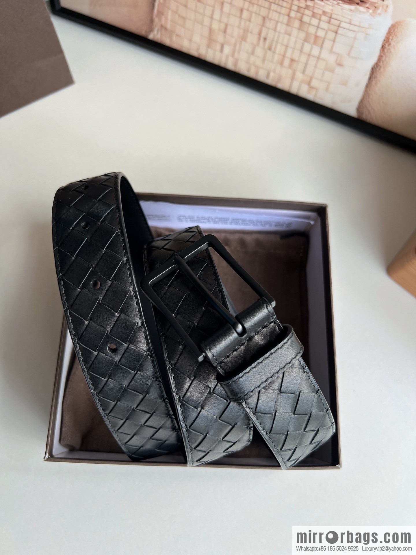 BV Baodian, imported calfskin woven small squares become a typical logo 3.5cm belt