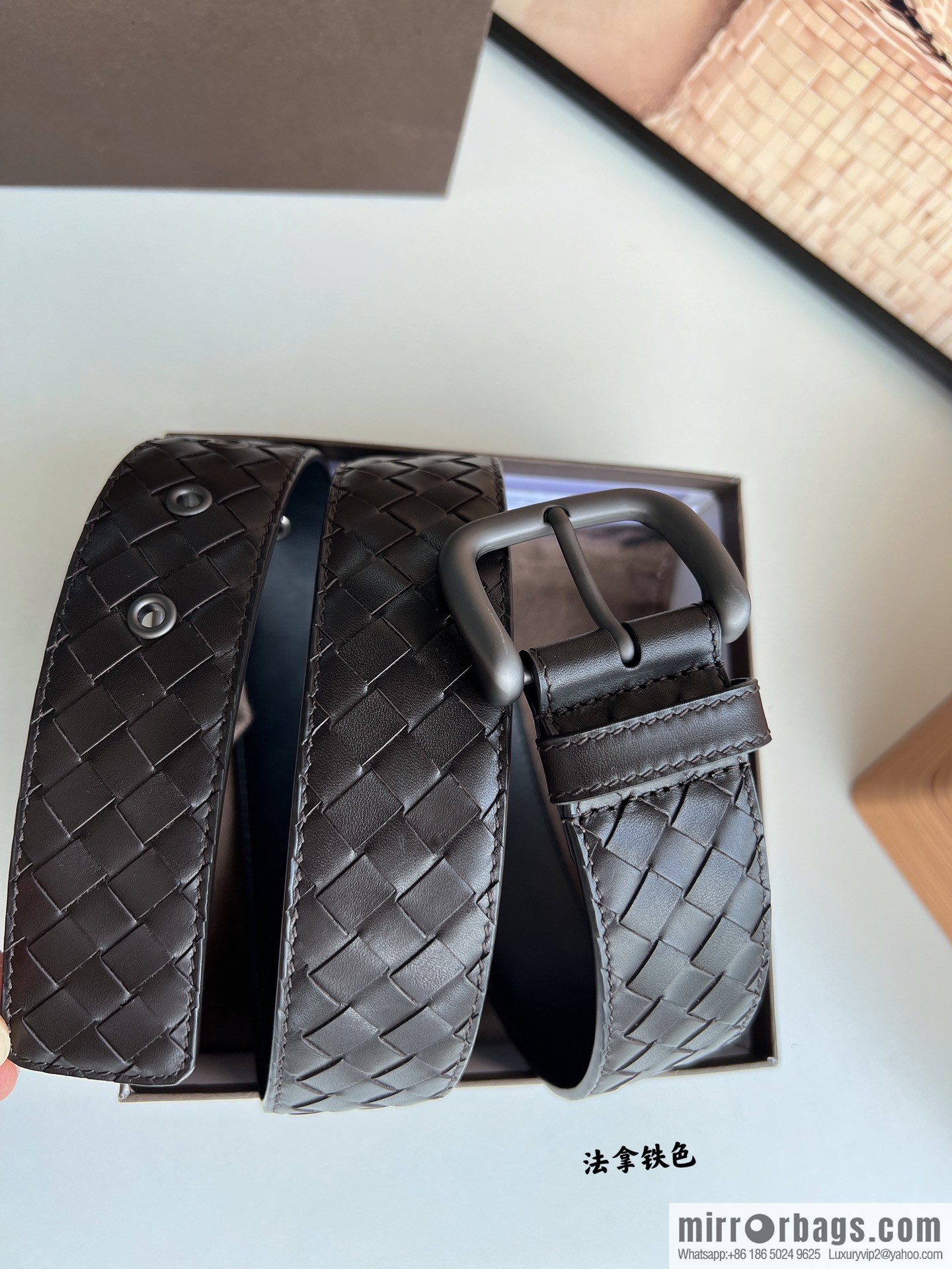 BV Baodian, imported calfskin woven small squares become a typical logo men 3.5cm.