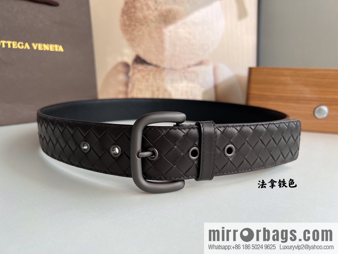 BV Baodian, imported calfskin woven small squares become a typical logo men 3.5cm.
