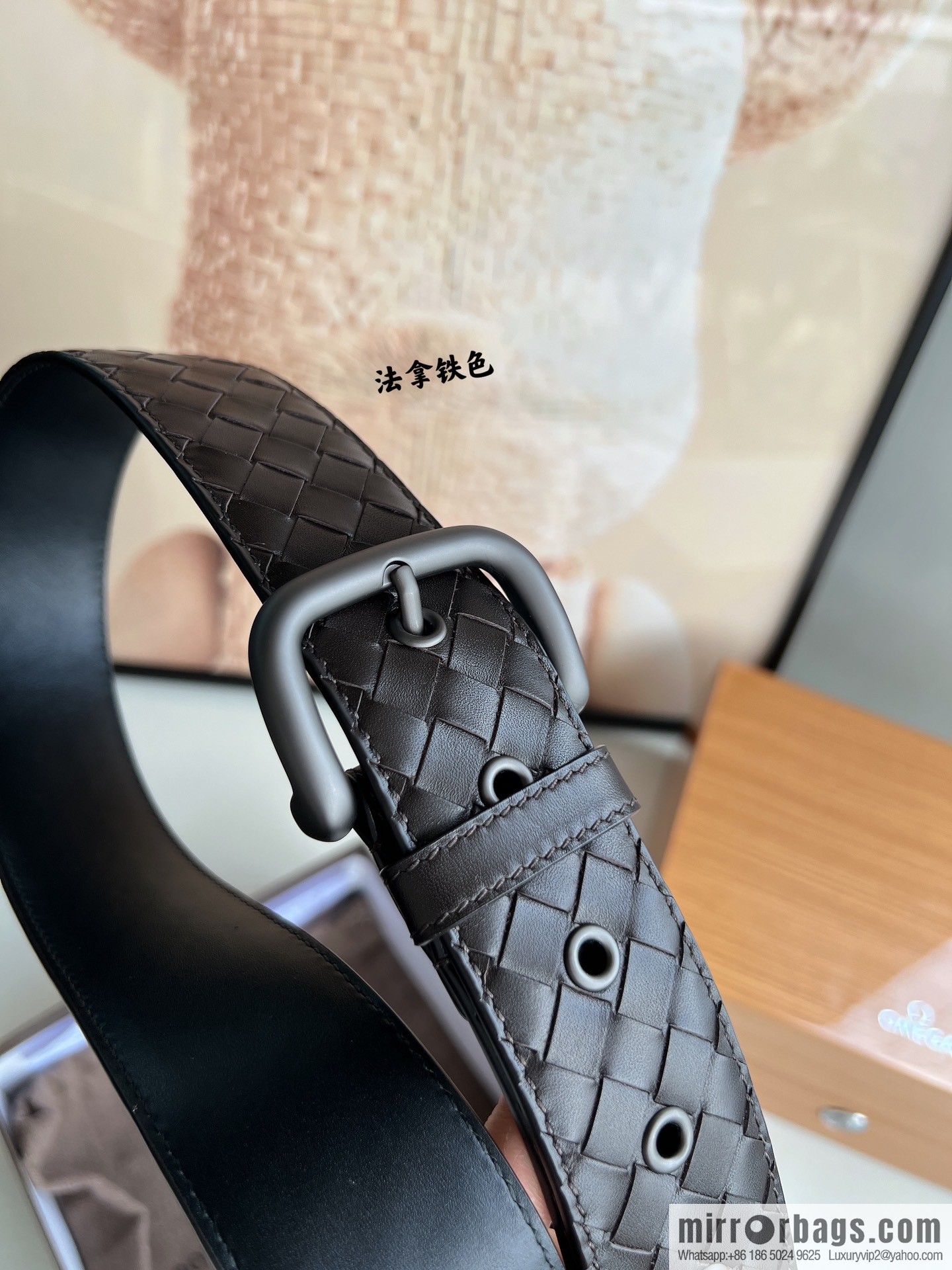 BV Baodian, imported calfskin woven small squares become a typical logo men 3.5cm.