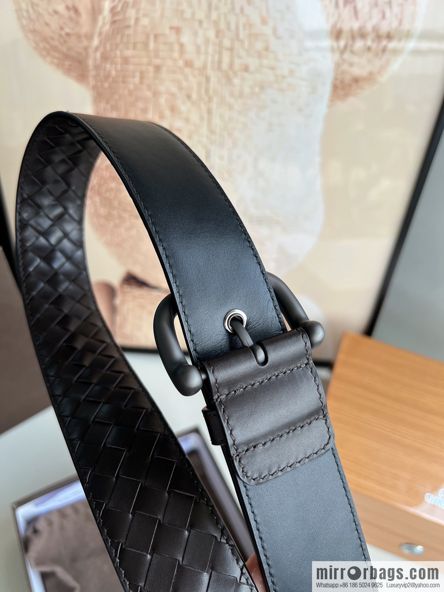 BV Baodian, imported calfskin woven small squares become a typical logo men 3.5cm.