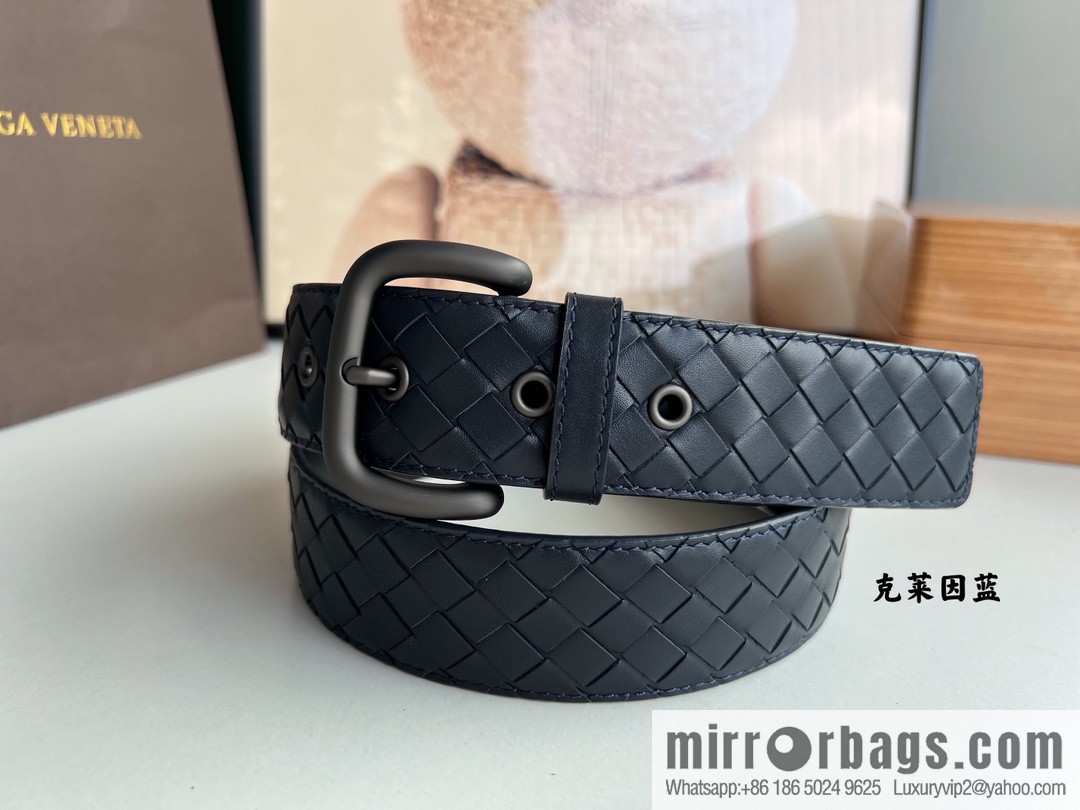 BV Baodian, imported calfskin woven small squares become a typical logo men 3.5cm.