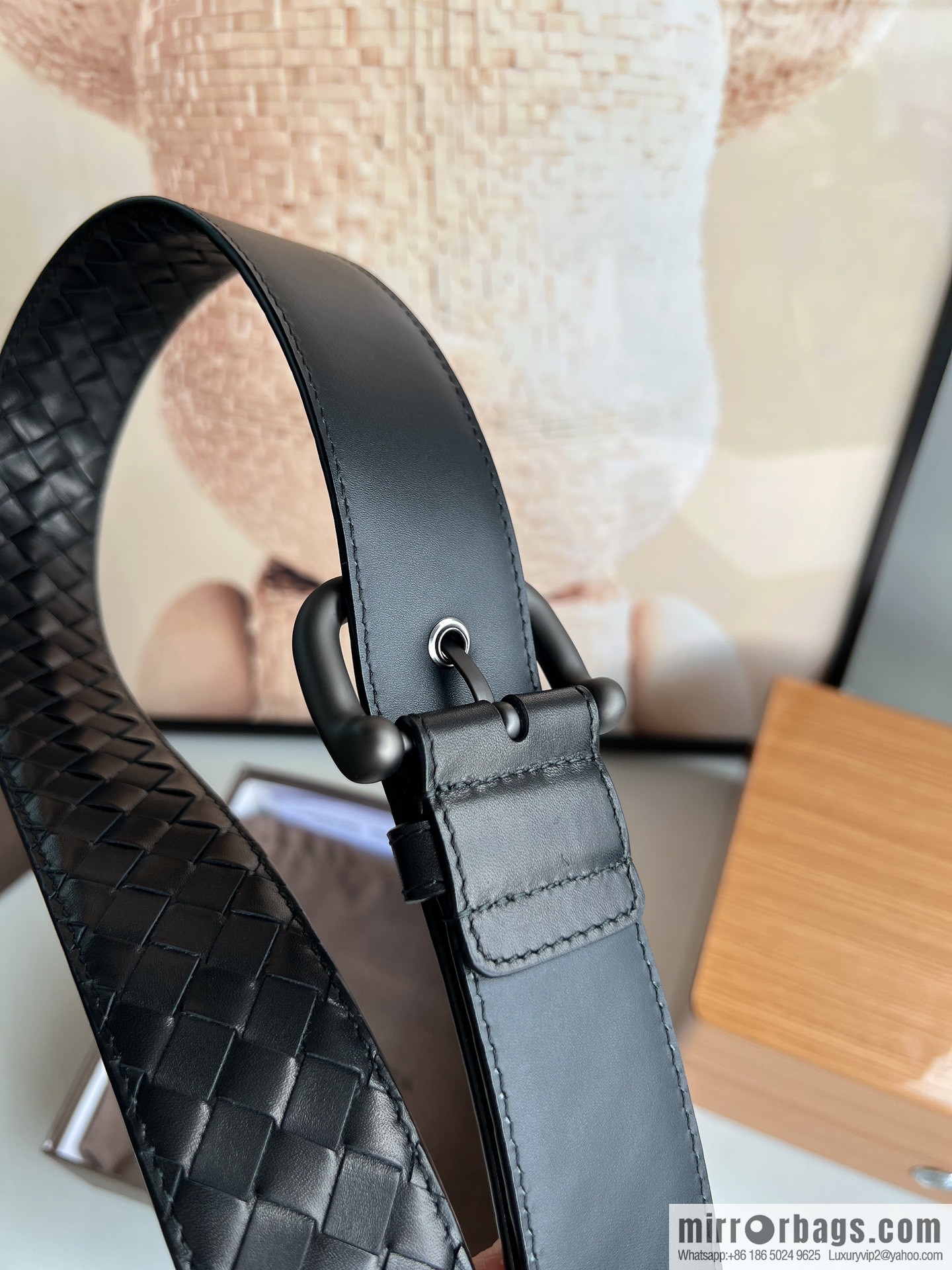 BV Baodian, imported calfskin woven small squares become a typical logo men 3.5cm.