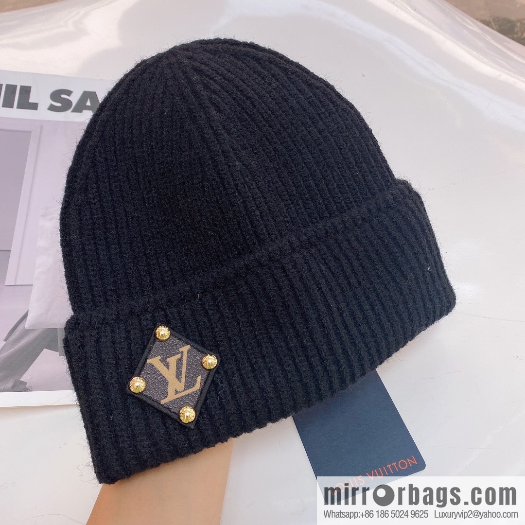 LV Louis Vuitton autumn and winter wool knitted wool hat