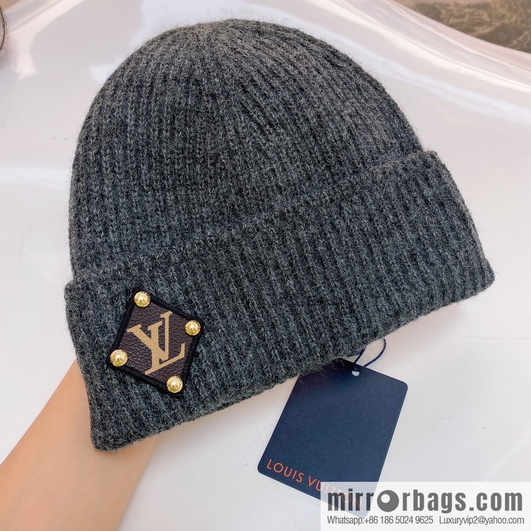 LV Louis Vuitton autumn and winter wool knitted wool hat