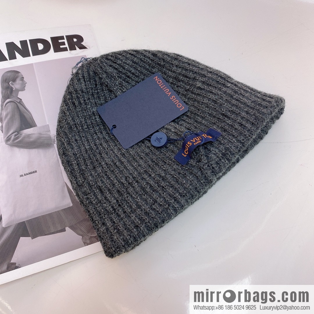 LV Louis Vuitton autumn and winter wool knitted wool hat