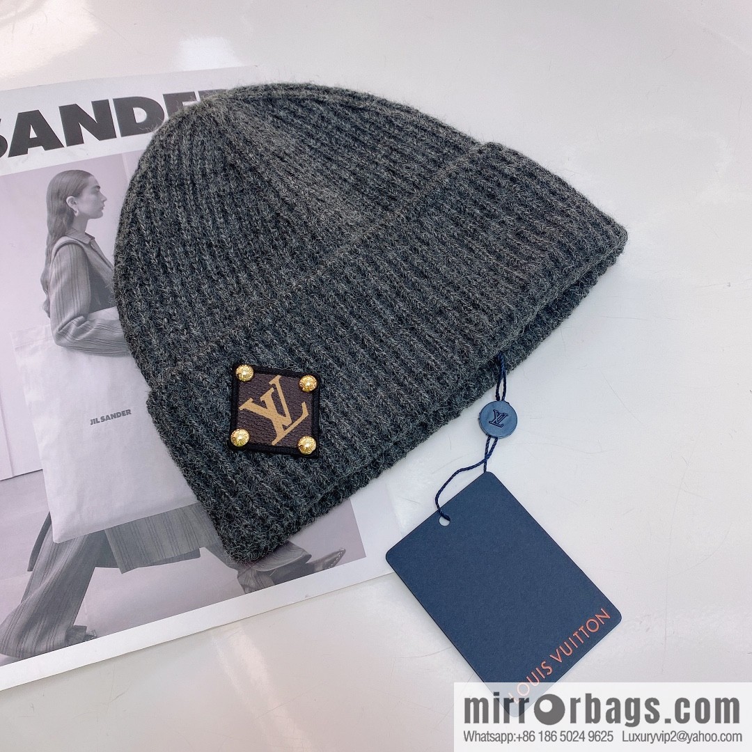 LV Louis Vuitton autumn and winter wool knitted wool hat