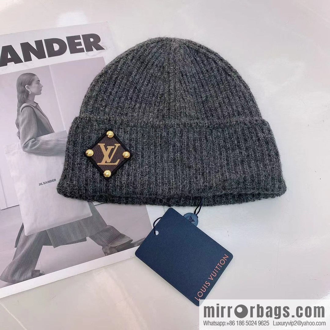 LV Louis Vuitton autumn and winter wool knitted wool hat