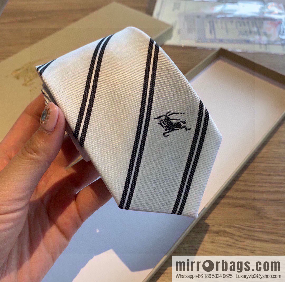 Burberry 100% Top Jacquard Silk Tie